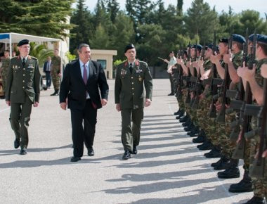 Π.Καμμένος σε νέους Αξιωματικούς του Στρατού Ξηράς: «Κρατήστε ψηλά το φρόνημα» (φωτό)